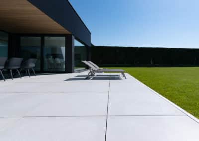 Réalisation d'une terrasse moderne et design