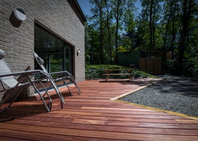 Réalisation d'une terrasse en bois avec GardenSKoncept - Aménagement extérieur