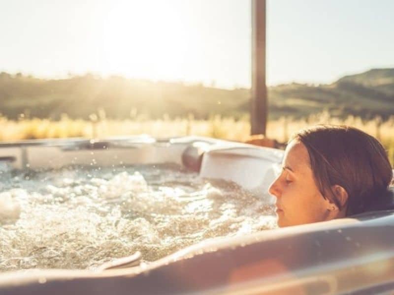 Spas 3 et 5 places :  entre moments de complicité et de partage