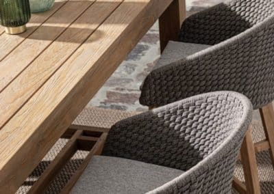 Chaises et table en bois avec Bizzotto