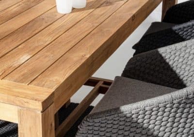 Chaise et table en bois par Bizzotto - GardenSKoncept au Luxembourg