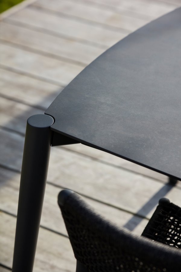 Diphano - Table à manger - Icon - Gardenskoncept