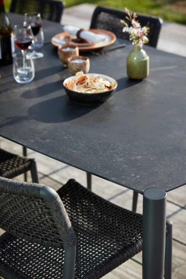 Diphano - Table à manger - Icon - Gardenskoncept
