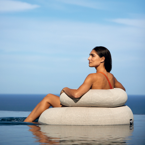 Pouf Piscine - OGO - chez Gardenskoncept